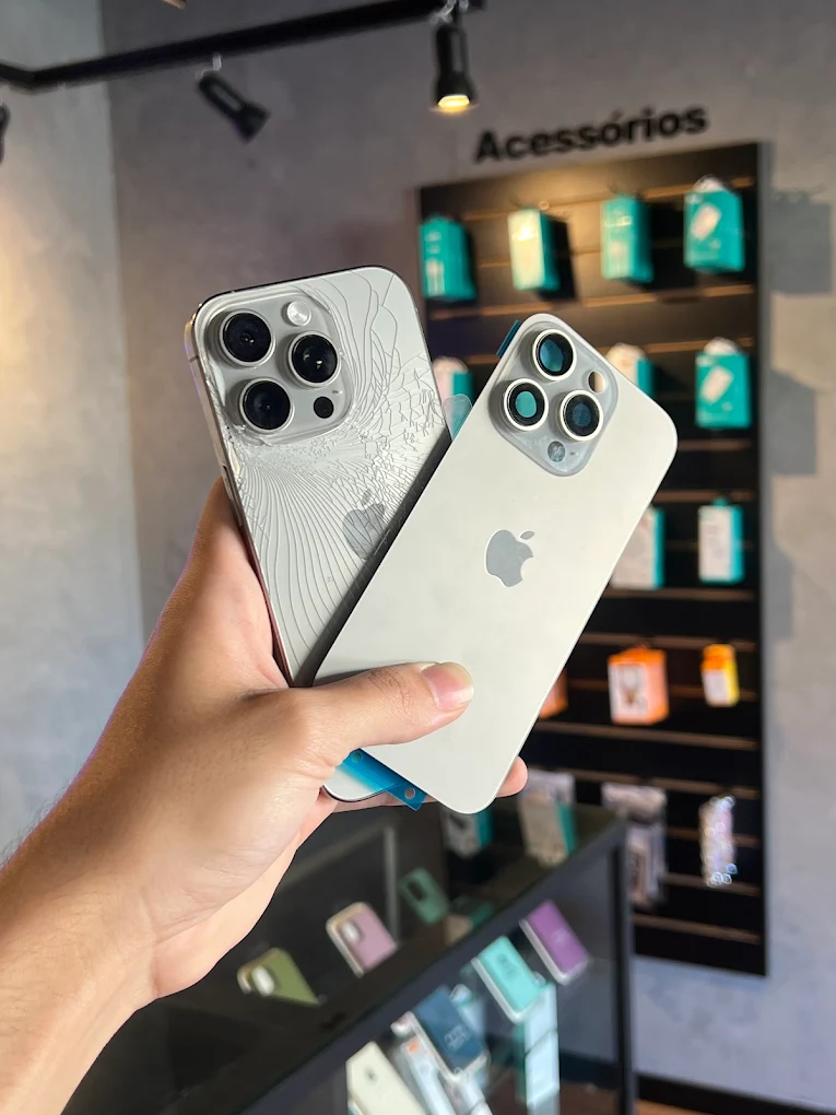 Troca de Tampa Traseira — Authentic Smart · Centro de Reparo de Hardware|Authentic Smart · Centro de Reparo de HardwareItajaí