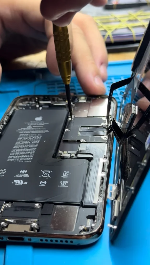 Reparo e Manutenção — Authentic Smart · Centro de Reparo de Hardware|Authentic Smart · Centro de Reparo de HardwareItajaí